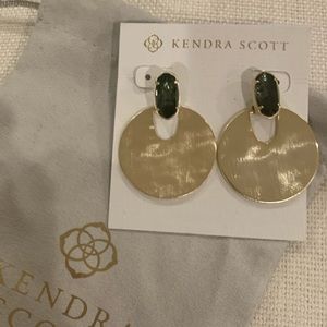 NWOT Kendra Scott Deena Gold Drop Earrings